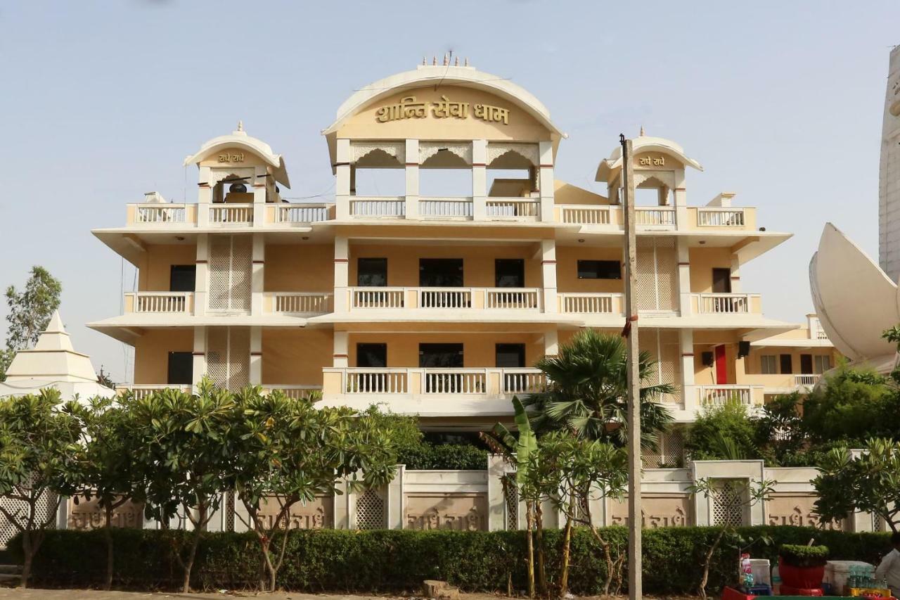 Oyo 13564 Near Prem Mandir Hotel Mathura Kültér fotó