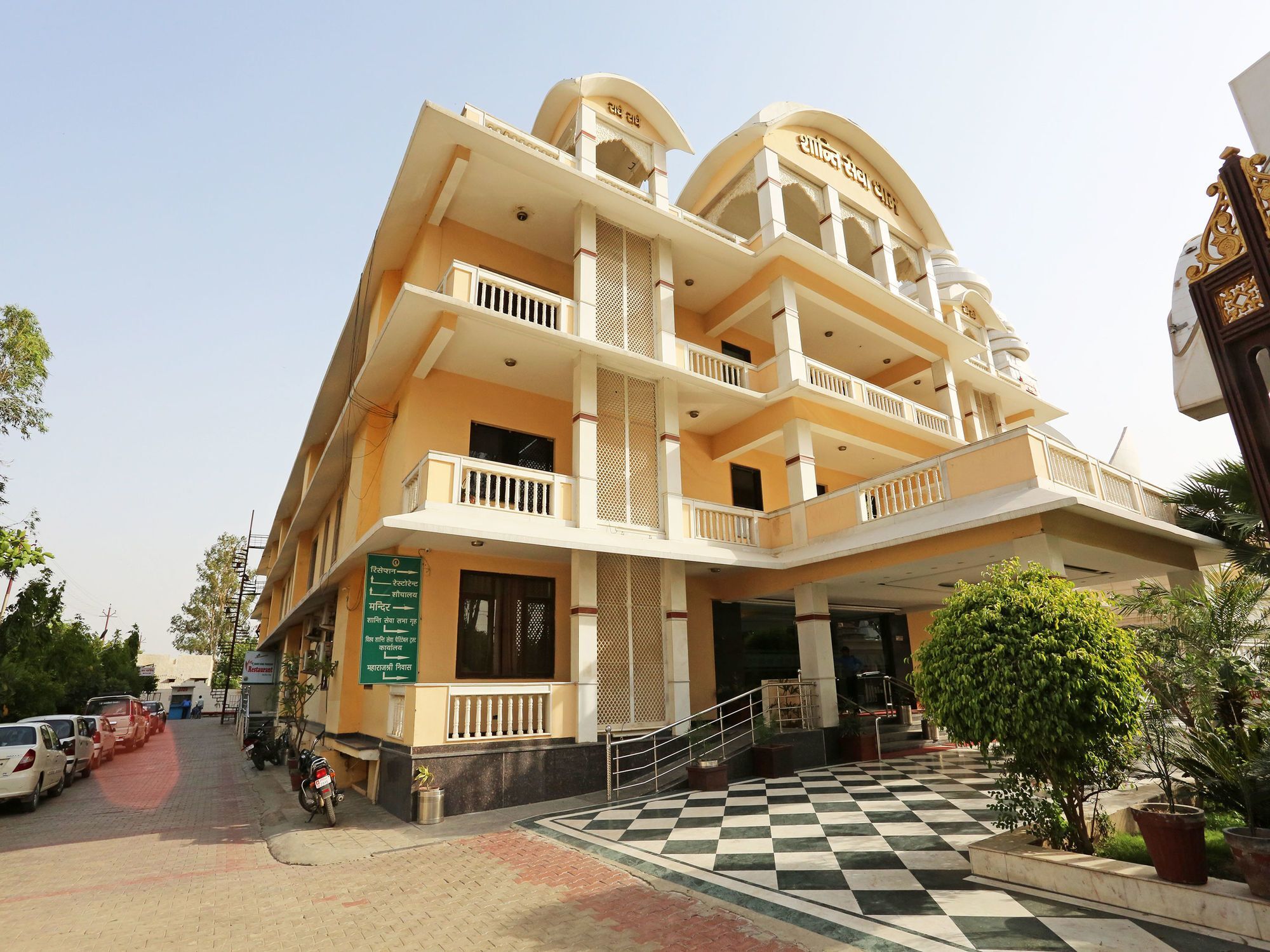 Oyo 13564 Near Prem Mandir Hotel Mathura Kültér fotó